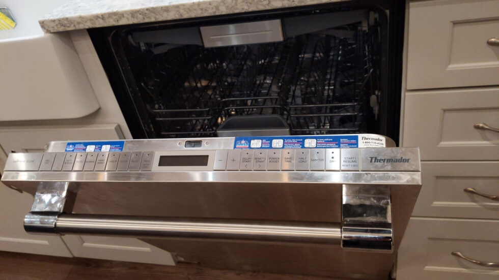 Top Reasons Your Dishwasher Display Does Not Light Up Thermador